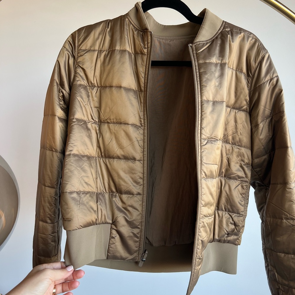 Lululemon reversible bomber. Size 6